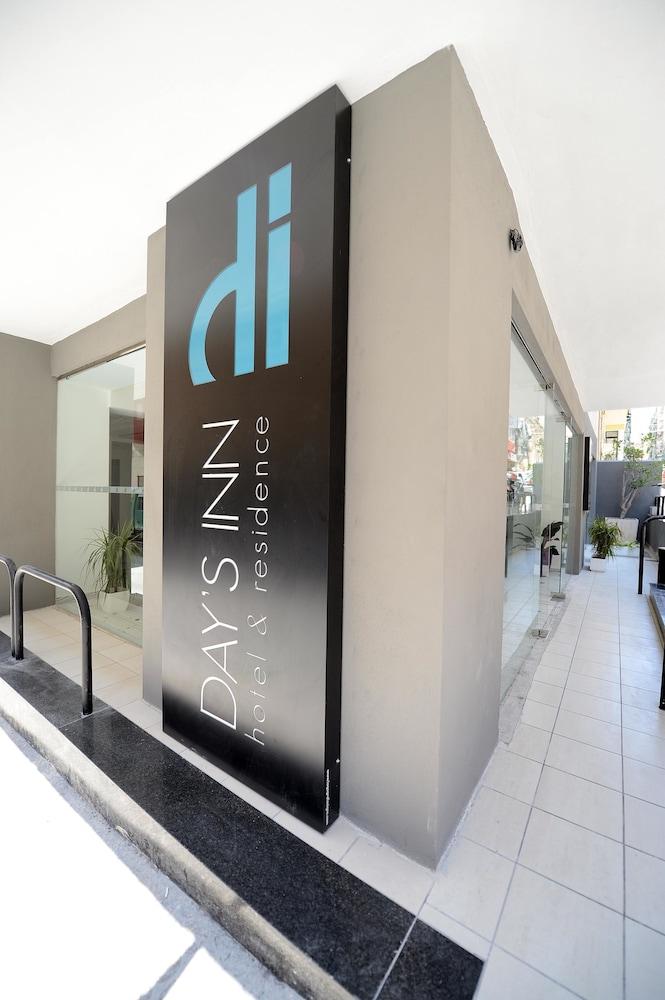 Day'S Inn Hotel And Residence Sliema Bagian luar foto