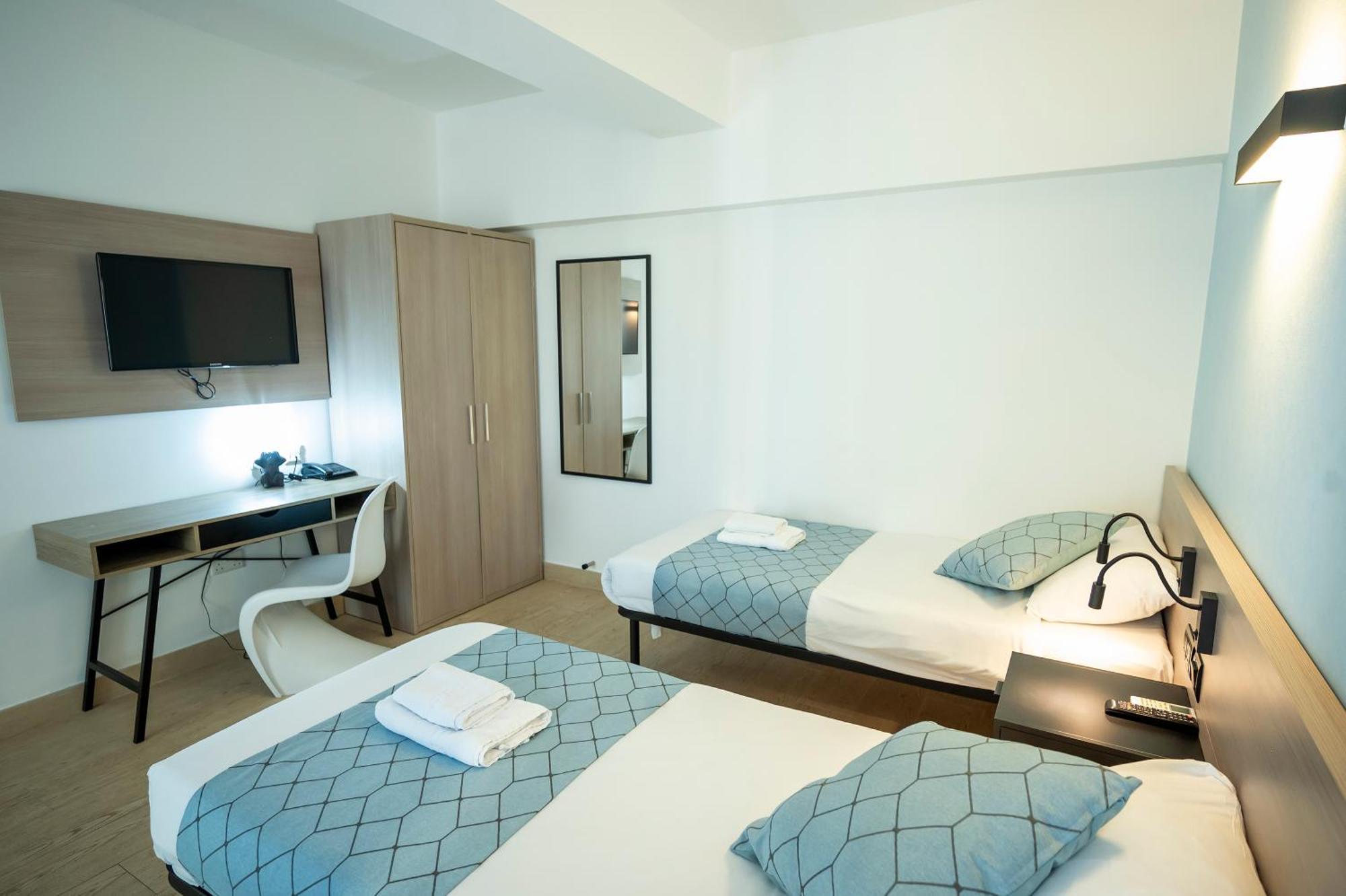 Day'S Inn Hotel And Residence Sliema Bagian luar foto