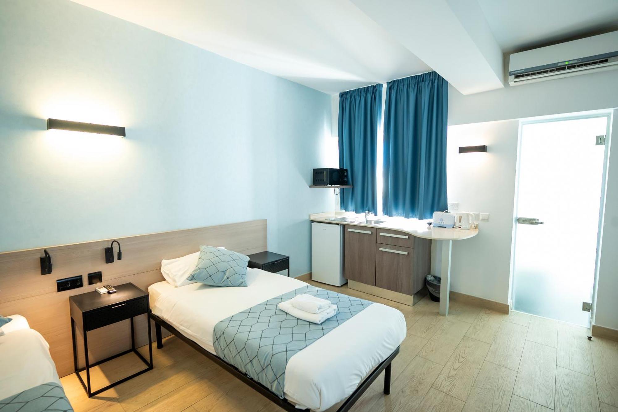 Day'S Inn Hotel And Residence Sliema Bagian luar foto