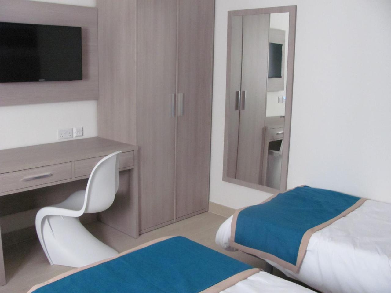Day'S Inn Hotel And Residence Sliema Bagian luar foto