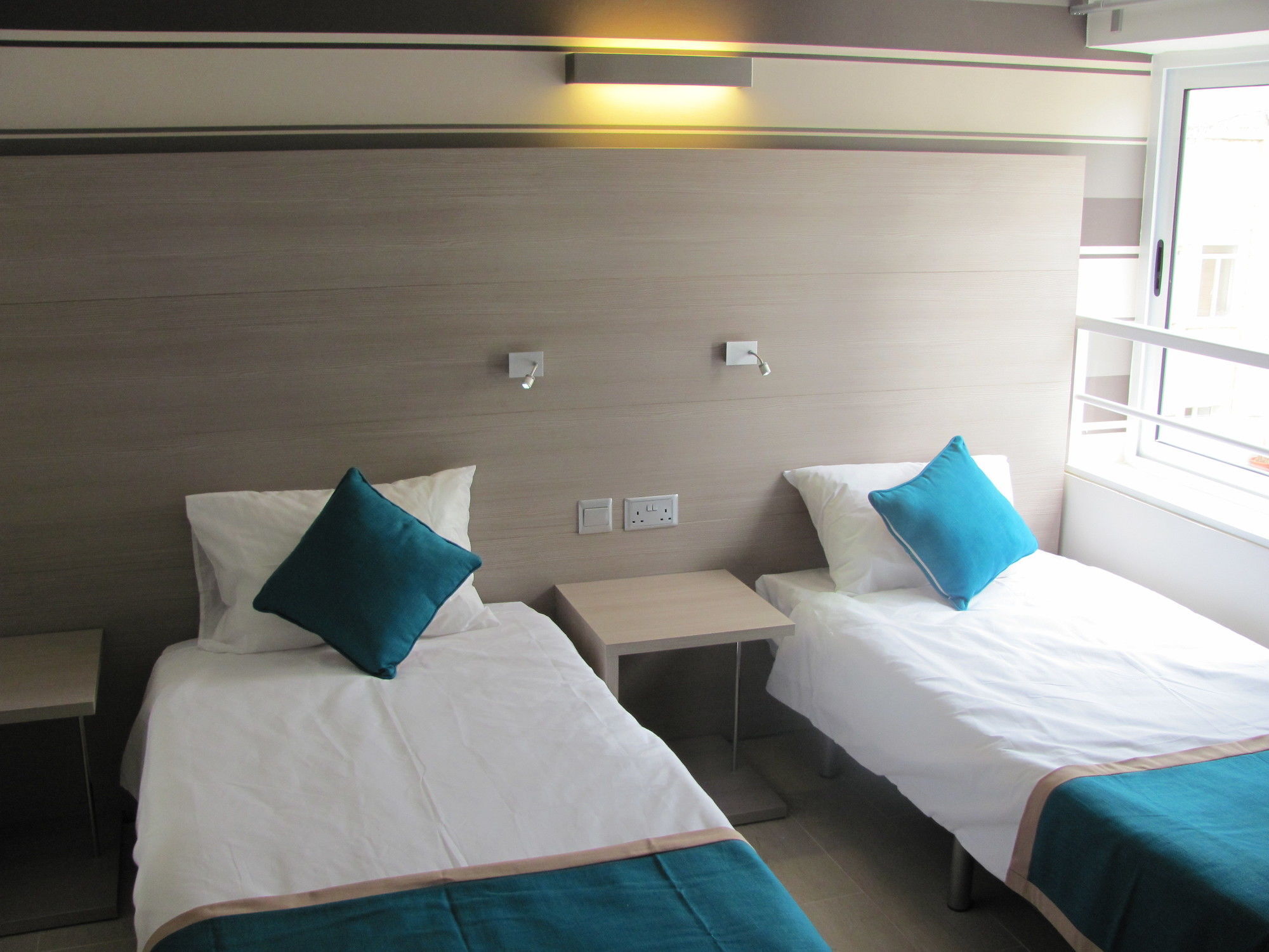 Day'S Inn Hotel And Residence Sliema Bagian luar foto